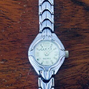 GUCCI - Ladies Quartz bracelet-like chain link watch - Brushed Lavender
